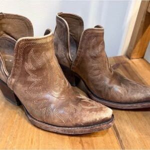 Ariat Weathered Western Ankle Boots